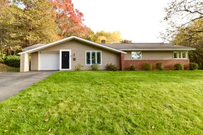 27 Sloane Dr 1