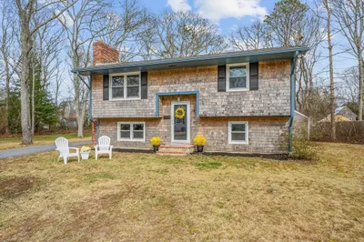 34 Bee Ln