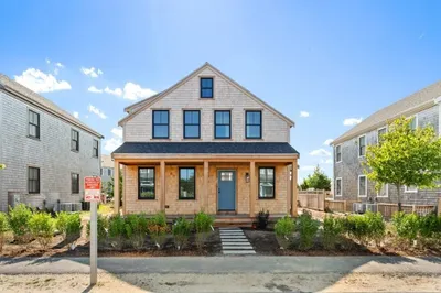 25 Beach Grass Rd 1