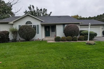 60 Applewood Ln 1