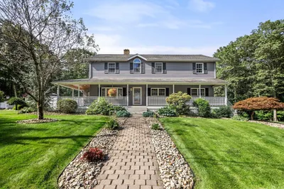 11 Mayflower Circle 1