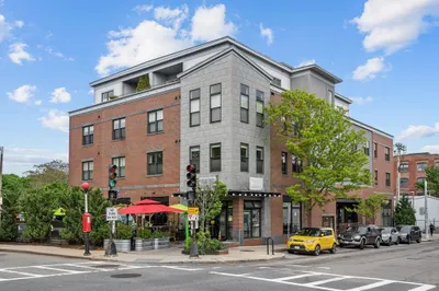 156 Green St #204 1