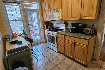 21 Sutherland Rd #12