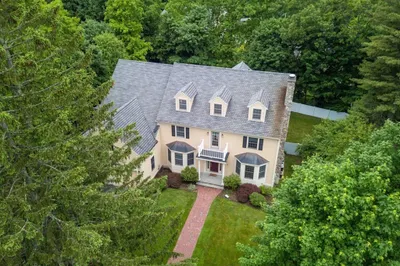 14 Nassau Drive