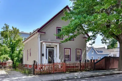 82 Jefferson St 1