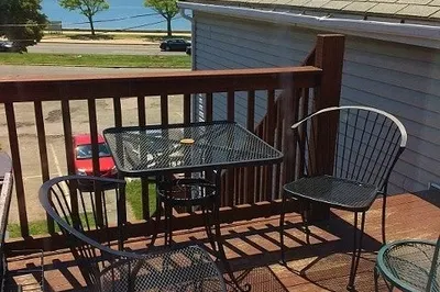 33 Marine Rd #2R