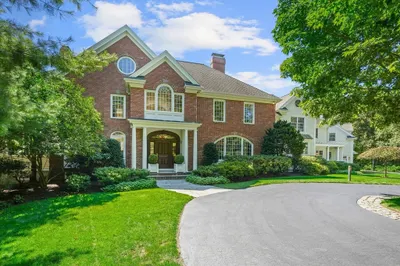 20 Longmeadow Drive 1