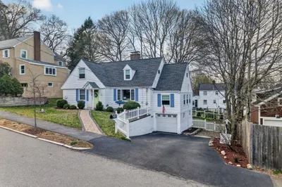 3 Western Ave 1