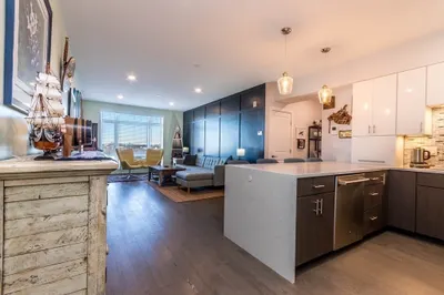 2 Cliveden St #502E
