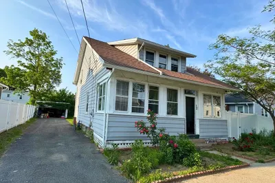 32 Marble Ave