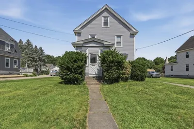 1113 Main Street 1