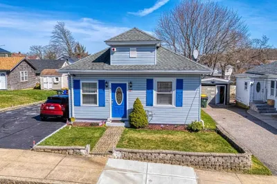 395 Eddy St