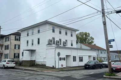 1017 Pine Street 1