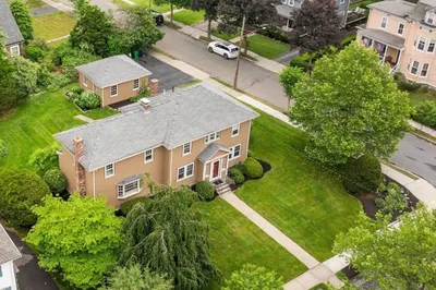87 Fair Oaks Ave