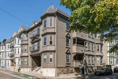 58 Green St #2
