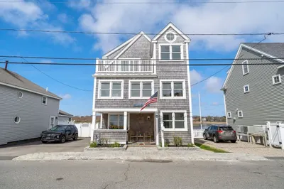 113 Bay Avenue