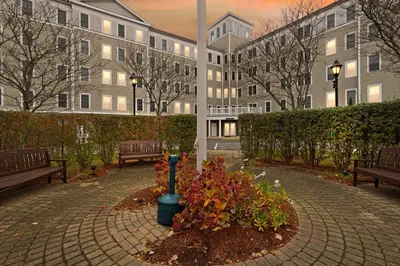 8 Crowninshield St #111