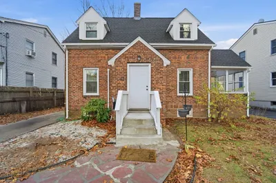 103 Ontario St 1