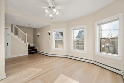 374-2 Shirley St #2