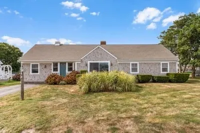 224 Menauhant Rd 1