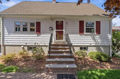 646 Lynn Fells Pkwy 1