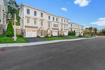 16 Hines Way #16 1