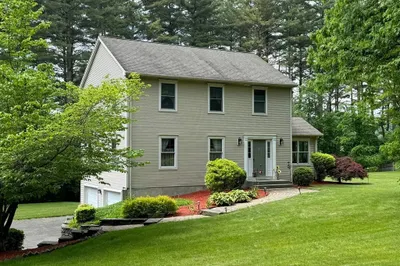83 Nipmuck St 1