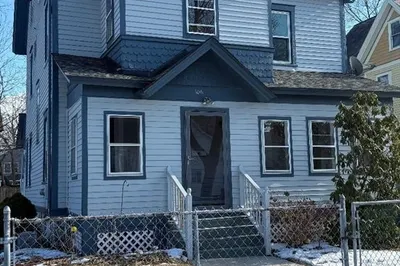 106 Amherst St 1