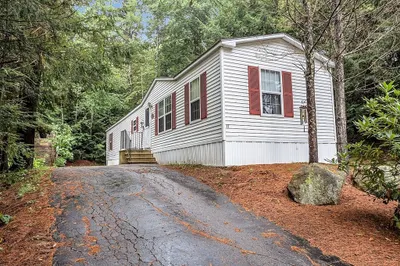 11 Colonial Ln 1