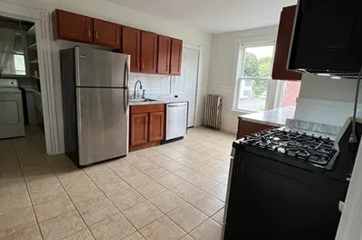 126 Harvard St #2