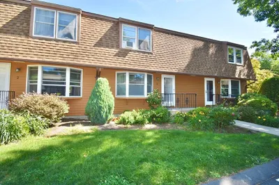 51-1/2 Hatfield St #3