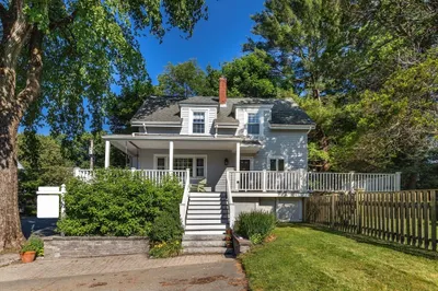 4 Bisson St