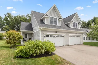 40 Lakepoint Way #40 1