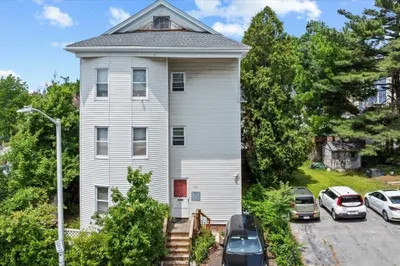 60 Esther St #2 1