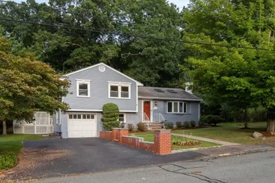 21 Turner Dr 1