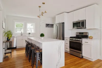 480 Baker St
