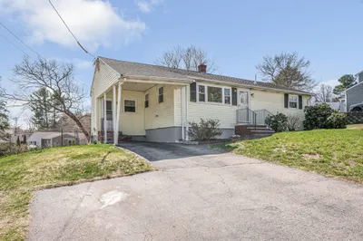 8 Armistice Rd 1