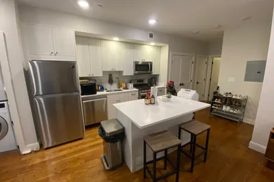 1 Everett St #305 1