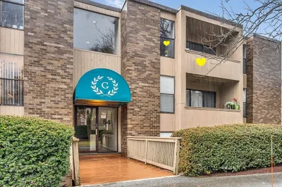 54 J Shrewsbury Green #J