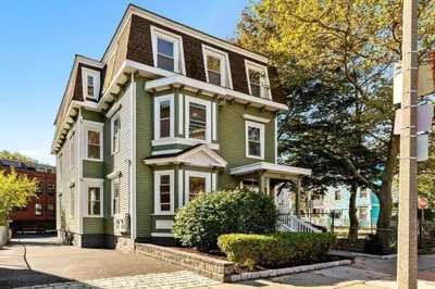 348 Centre St #3
