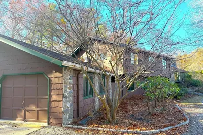 25 Timothy Dr 1