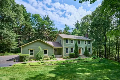 2 Eastwood Dr 1
