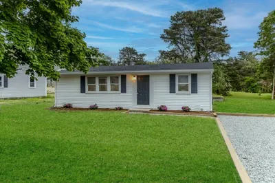 72 Glen Rd 1