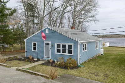 21 River Rd 1
