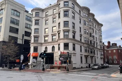 636 Beacon St #404