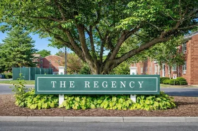 121 Regency Park Dr #121