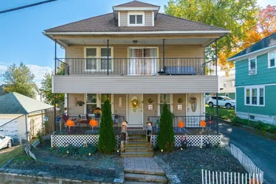37-39 Lyons St