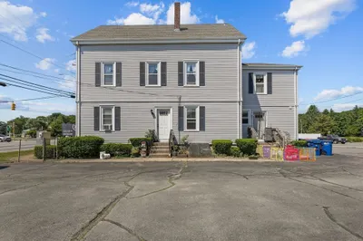 442 Taunton Ave 1