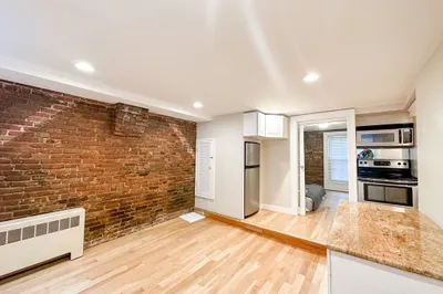 61 Phillips St #1 1