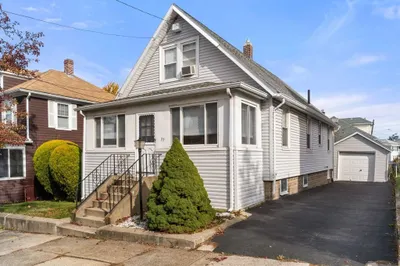 37 Greenhalge Ave